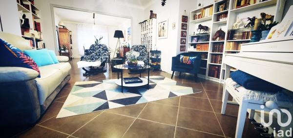 Maison traditionnelle 8 pièces de 193 m² à Melle (79500)