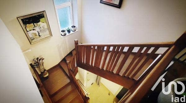 Maison traditionnelle 8 pièces de 193 m² à Melle (79500)