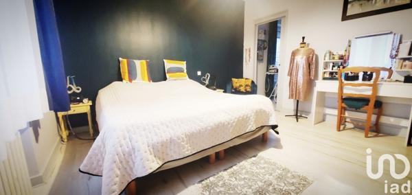 Maison traditionnelle 8 pièces de 193 m² à Melle (79500)