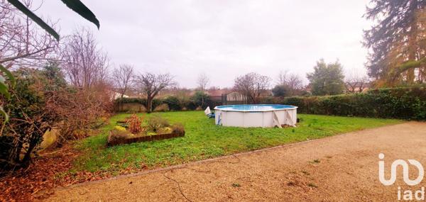 Maison traditionnelle 8 pièces de 193 m² à Melle (79500)