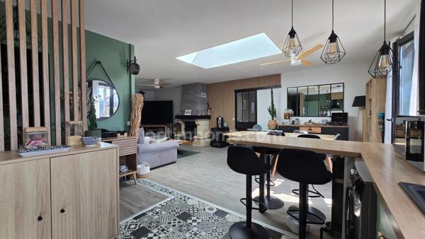 Maison de plain-pied à vendre, 6 pièces, avec piscine à LEOGNAN (33)