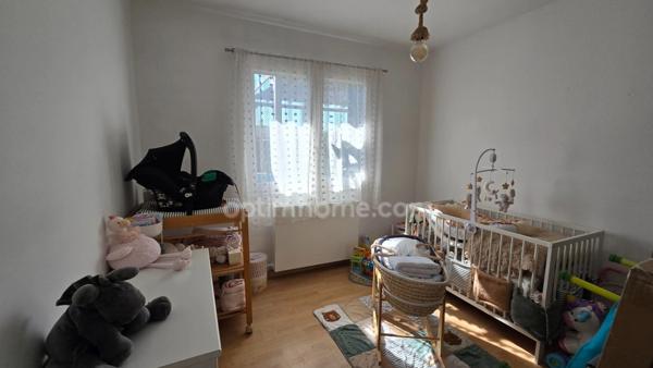 Maison de plain-pied à vendre, 6 pièces, avec piscine à LEOGNAN (33)