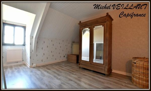 Maison à vendre 16 pièces CRONAT (71), 6 chambres, triple garage, terrain 7355 m².