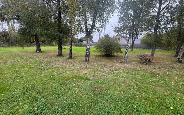 Terrain à vendre    Rougé