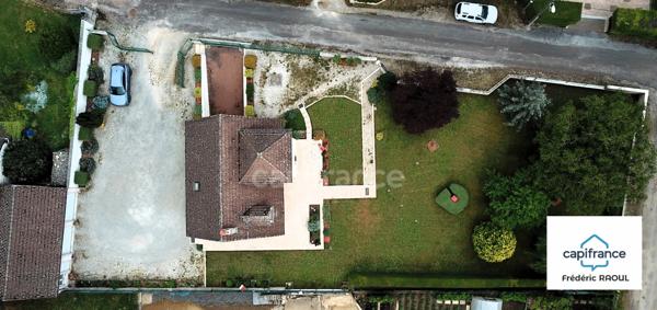 Maison familiale lumineuse avec grand terrain arboré et dépendance