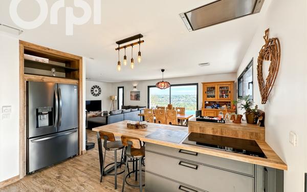 Maison à vendre    5 pièces • 135 m2 Joyeuse