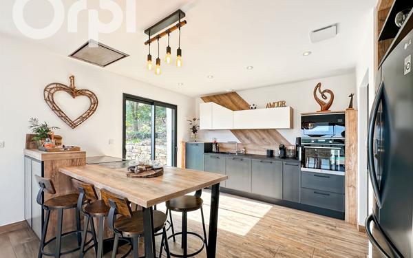 Maison à vendre    5 pièces • 135 m2 Joyeuse