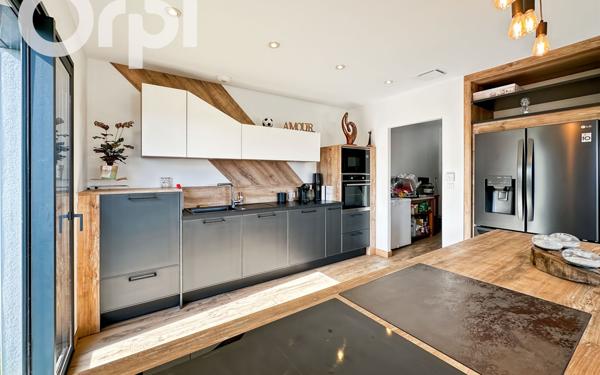 Maison à vendre    5 pièces • 135 m2 Joyeuse