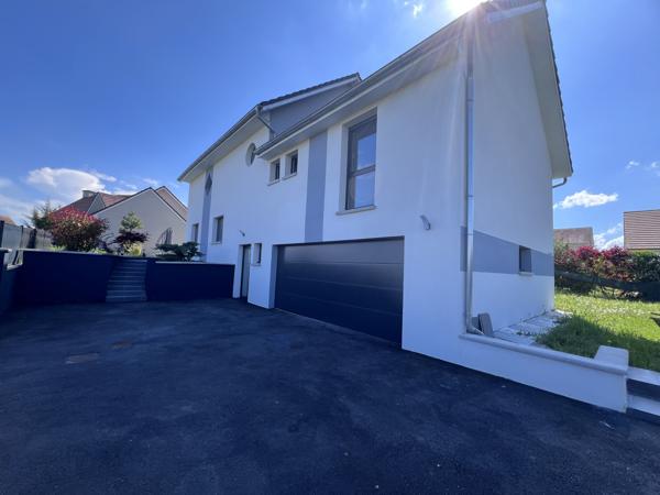 Maison
         6 pièces
        - 182 m² 415 000 € *