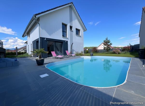 Maison
         6 pièces
        - 182 m² 415 000 € *