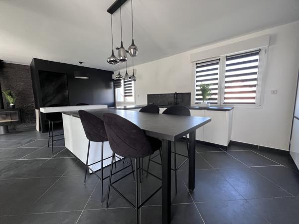 Maison
         6 pièces
        - 182 m² 415 000 € *