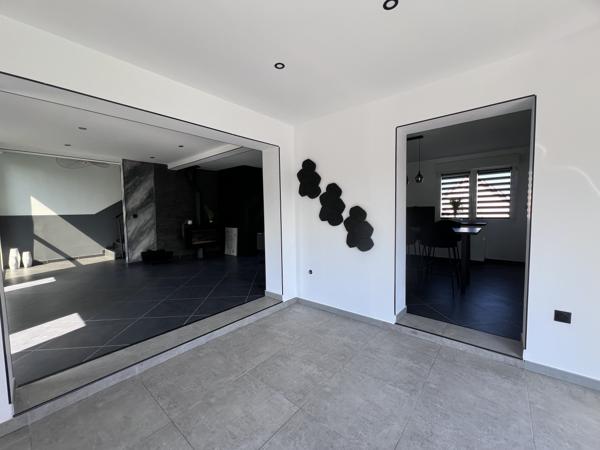Maison
         6 pièces
        - 182 m² 415 000 € *
