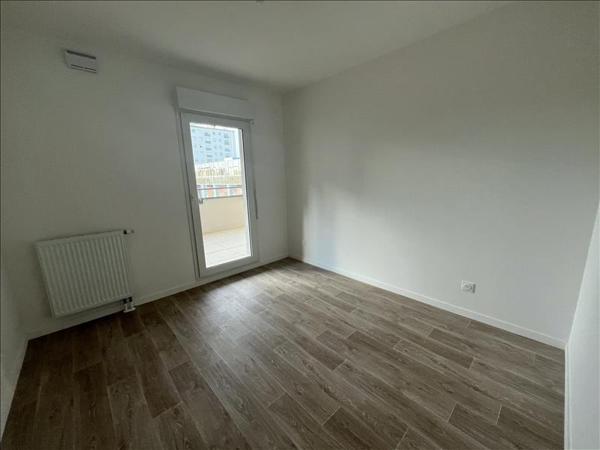 Appartement à louer 799 € CC JOUE LES TOURS 3 p 59 m² DPE B