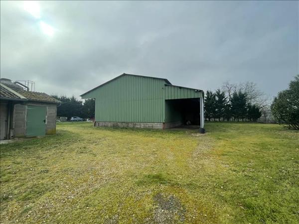 Parking à vendre |  Drevant |  | 1 350 m²