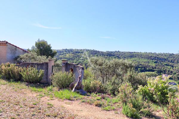 VIAGER VILLA DEUX NIVEAUX AVEC TERRASSE ET MAZET VUE IMPRENABLE SUR ESPARRON DE VERDON ET SON LAC