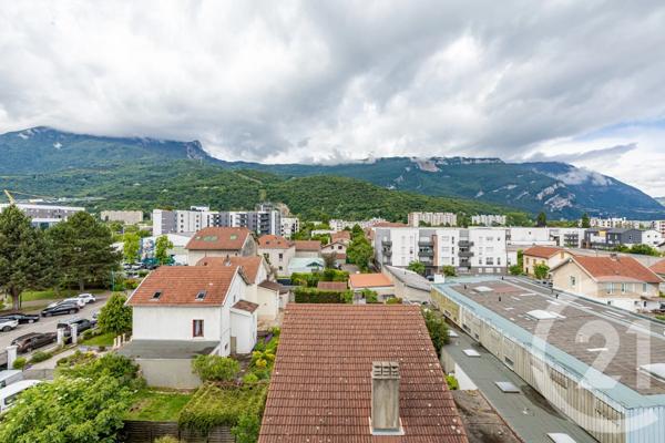 Appartement F4 à vendre  4 pièces - 84 m 2   SEYSSINET PARISET  - 38