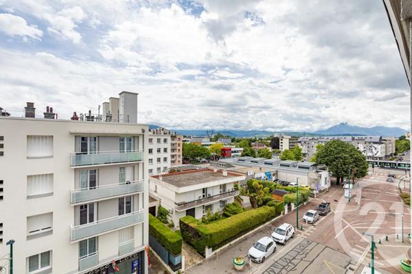Appartement F4 à vendre  4 pièces - 84 m 2   SEYSSINET PARISET  - 38