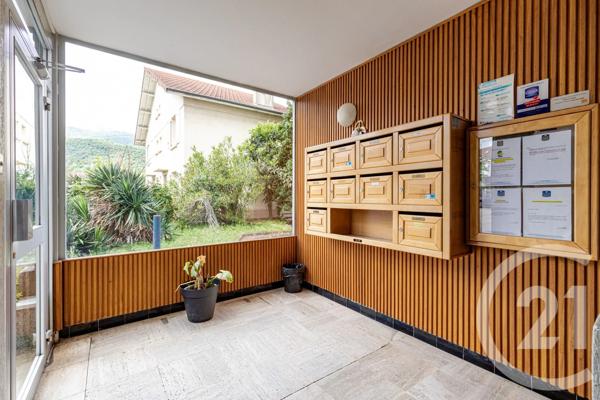 Appartement F4 à vendre  4 pièces - 84 m 2   SEYSSINET PARISET  - 38