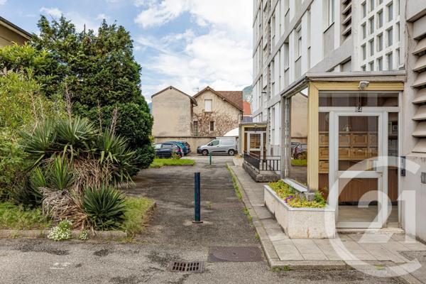 Appartement F4 à vendre  4 pièces - 84 m 2   SEYSSINET PARISET  - 38