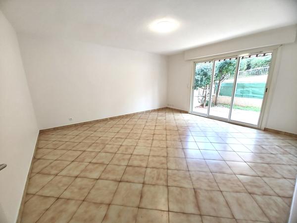 Appartement
                                                                                                                                                                                                                                                                                                                        3 pièce(s)                                                                                                                                                                                                          2 chambre(s)                                                                                                                                                                                                          69  m²