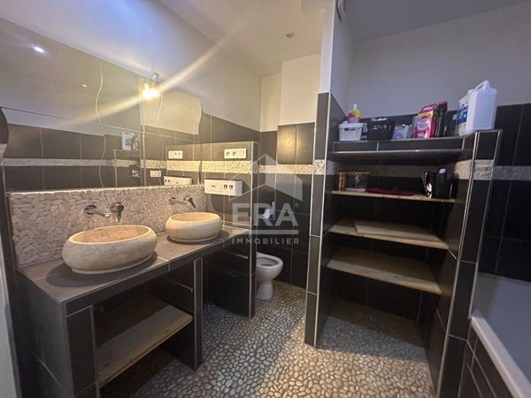 A VENDRE 83170 TOURVES MAISON DE VILLAGE TYPE 5 DE 120 M² AVEC LOCAL COMMERCIAL