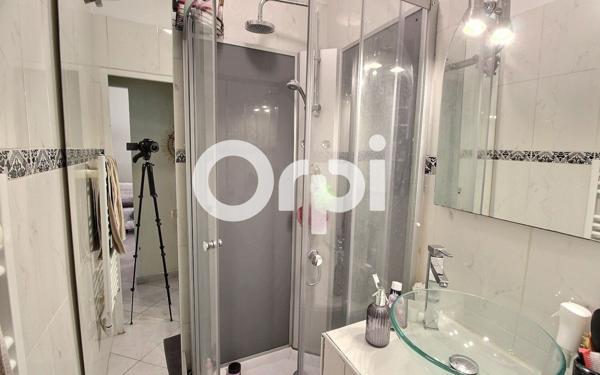 Appartement à vendre    2 pièces • 35,52 m2 Marseille 11