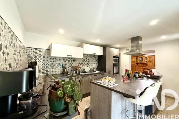 Maison à vendre 6 pièces 120 m² Roquemaure