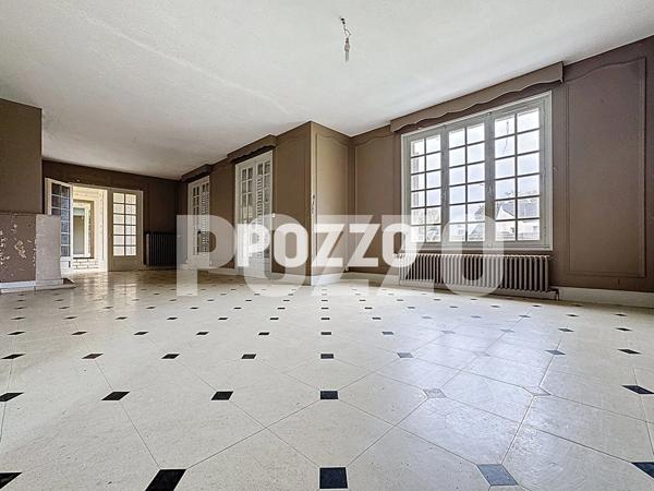 Maison à vendre à Valognes (50700) À rénover entièrement, beaux volumes, combles aménageables et grand sous-sol avec garage VALOGNES