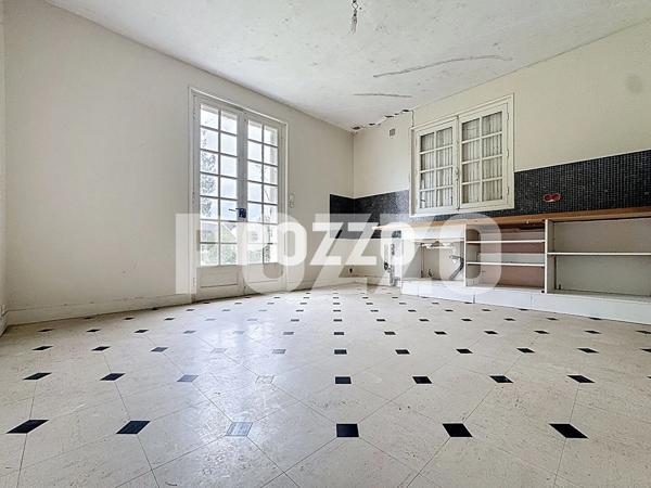 Maison à vendre à Valognes (50700) À rénover entièrement, beaux volumes, combles aménageables et grand sous-sol avec garage VALOGNES