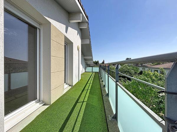 T3 lumineux avec grande terrasse – Dernier étage – 2 parkings
