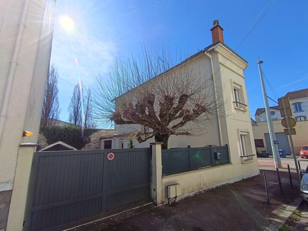 87000 LIMOGES - Maison de 189 m², à vendre 289 000 €