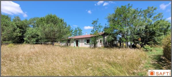 Maison de campagne avec hangar