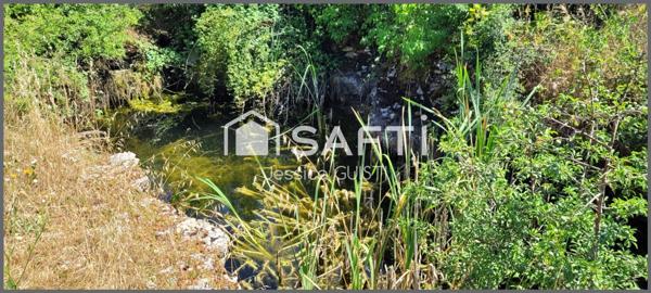 Maison de campagne avec hangar