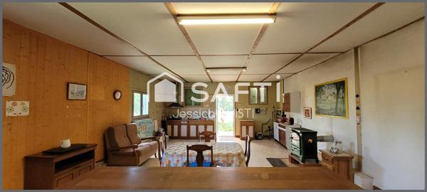 Maison de campagne avec hangar