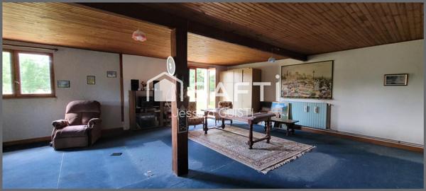 Maison de campagne avec hangar