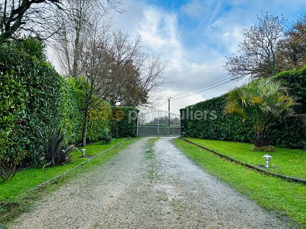 Vente Maison130 m² - 6 Pièces - BRICQUEBEC EN COTENTIN (50260)