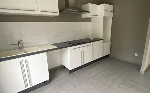 Maison à louer    3 pièces • 76 m2 Fontanil-Cornillon