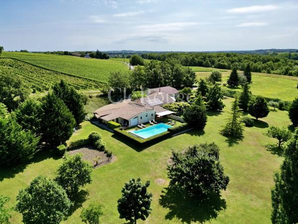 Proche du Golf des Vigiers - Magnifique propriété avec une piscine et de magnifiques vues