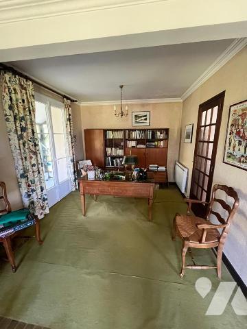 Gazonfier Propriété de 5 chambres avec sous-sol complet et jardin de plus de 1500 m² 