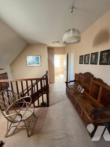 Gazonfier Propriété de 5 chambres avec sous-sol complet et jardin de plus de 1500 m² 