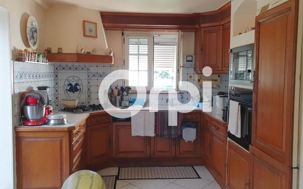 Maison à vendre    6 pièces •  Château-Renard