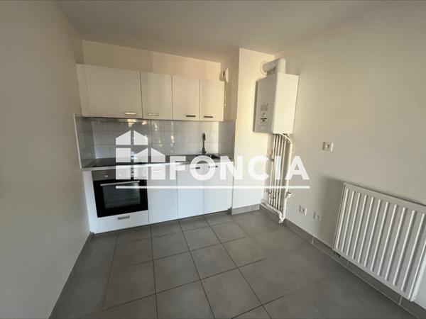Location Appartement 2 pièces 38.37 m² - 265 CHEMIN DU PERE ETERNEL Hyeres 83400