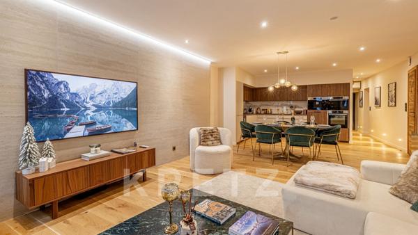 CHAMBÉRY – CENTRE HISTORIQUE / RUE PIÉTONNE