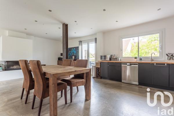 Maison traditionnelle 5 pièces de 115 m² à Viry-Châtillon (91170)