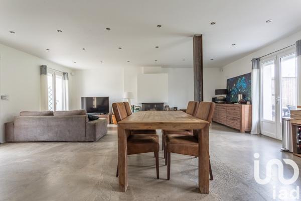 Maison traditionnelle 5 pièces de 115 m² à Viry-Châtillon (91170)