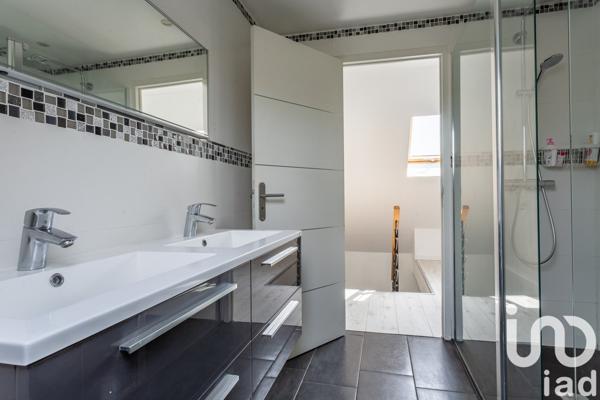 Maison traditionnelle 5 pièces de 115 m² à Viry-Châtillon (91170)