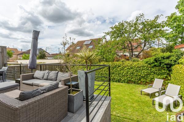 Maison traditionnelle 5 pièces de 115 m² à Viry-Châtillon (91170)