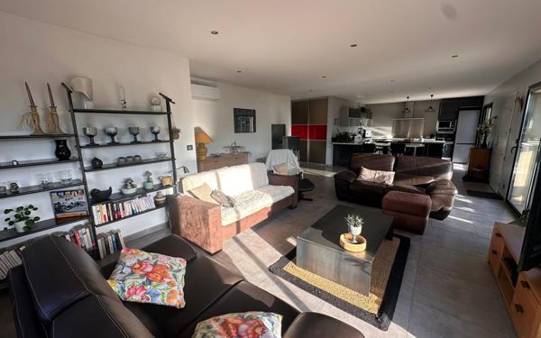 Maison à vendre    5 pièces •  Lablachère