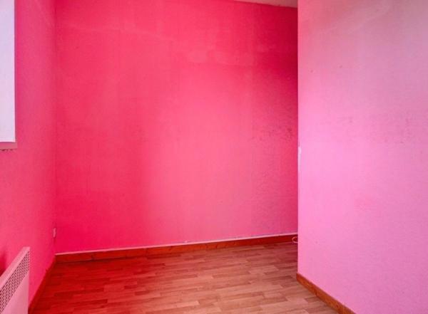 Maison de ville 2 chambres + bureau, cour et dépendance