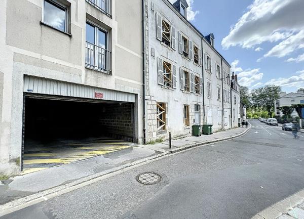 Stationnement à louer    12 m2 Orléans
